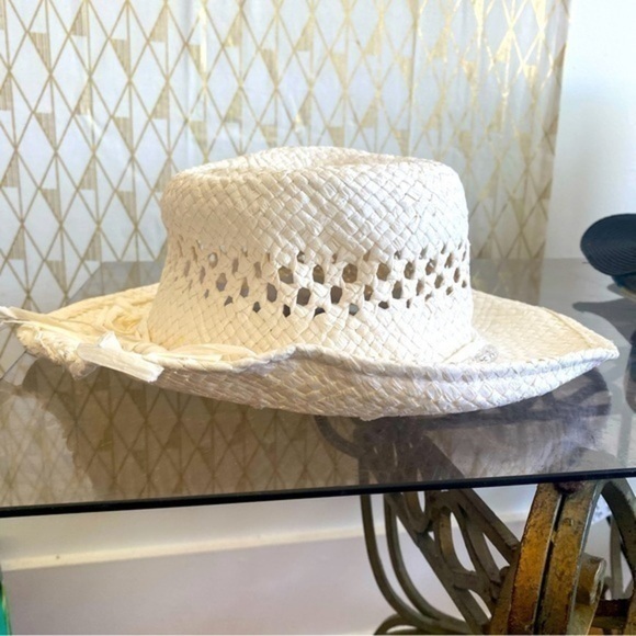 Accessories - Straw hat with clear charm decor​